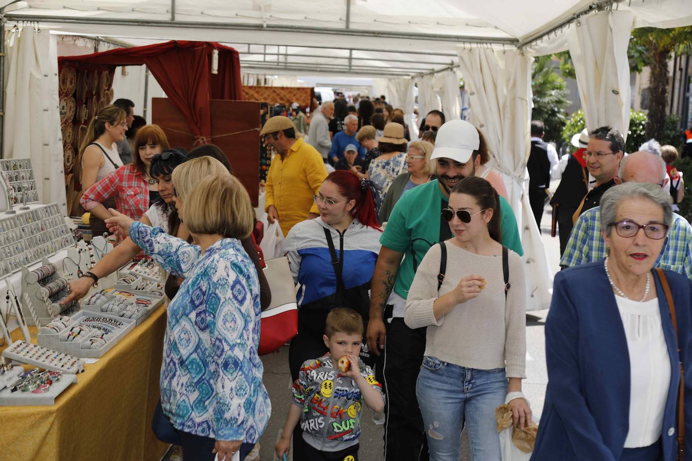 La Feria del Espárrago de Tudela de Duero, en imágenes