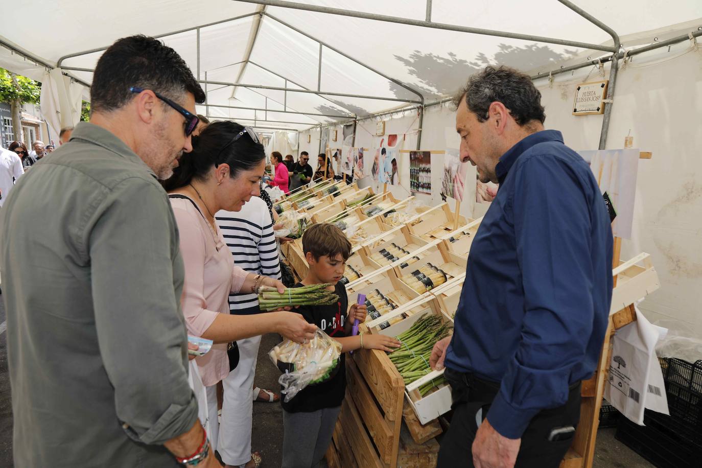 La Feria del Espárrago de Tudela de Duero, en imágenes