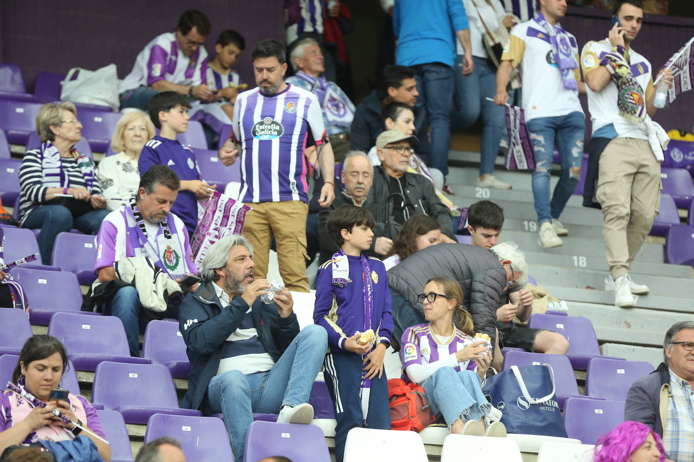 Búscate en la grada del José Zorrilla (1/4)