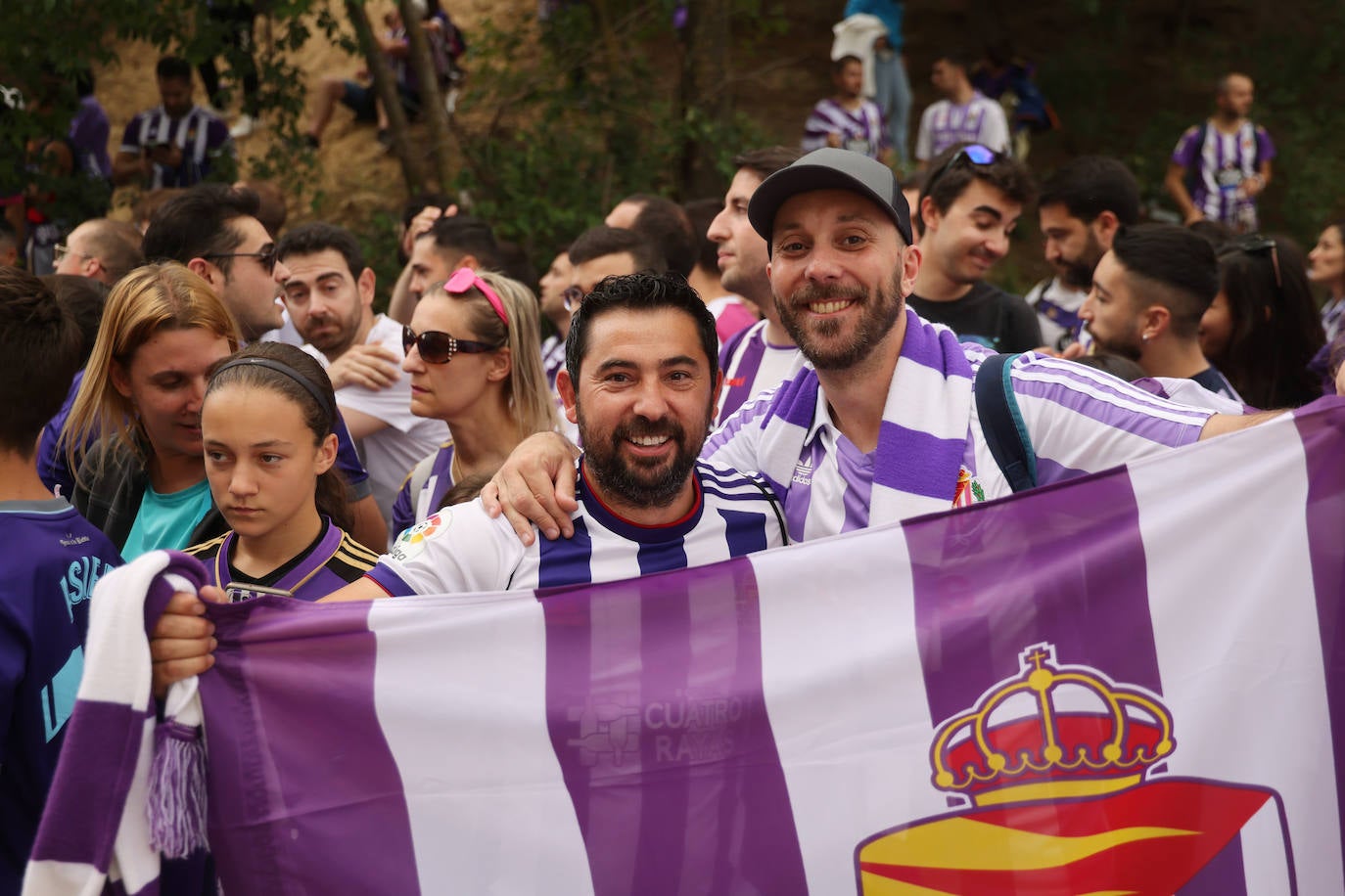 Los jugadores llegan a Zorrilla con un espectacular recibimiento de la afición