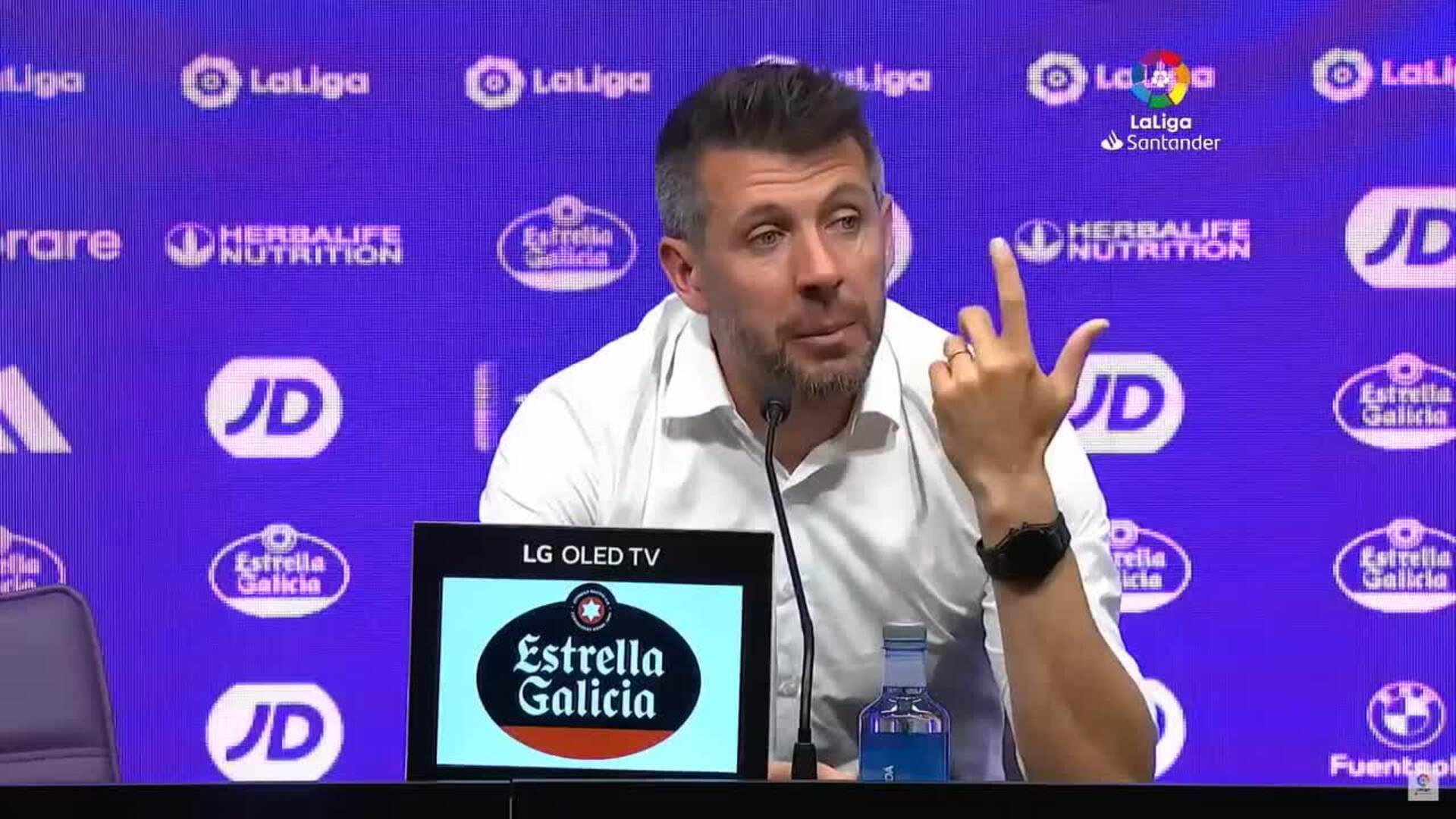 La rueda de prensa de Pezzolano tras el doloroso descenso del Real Valladolid