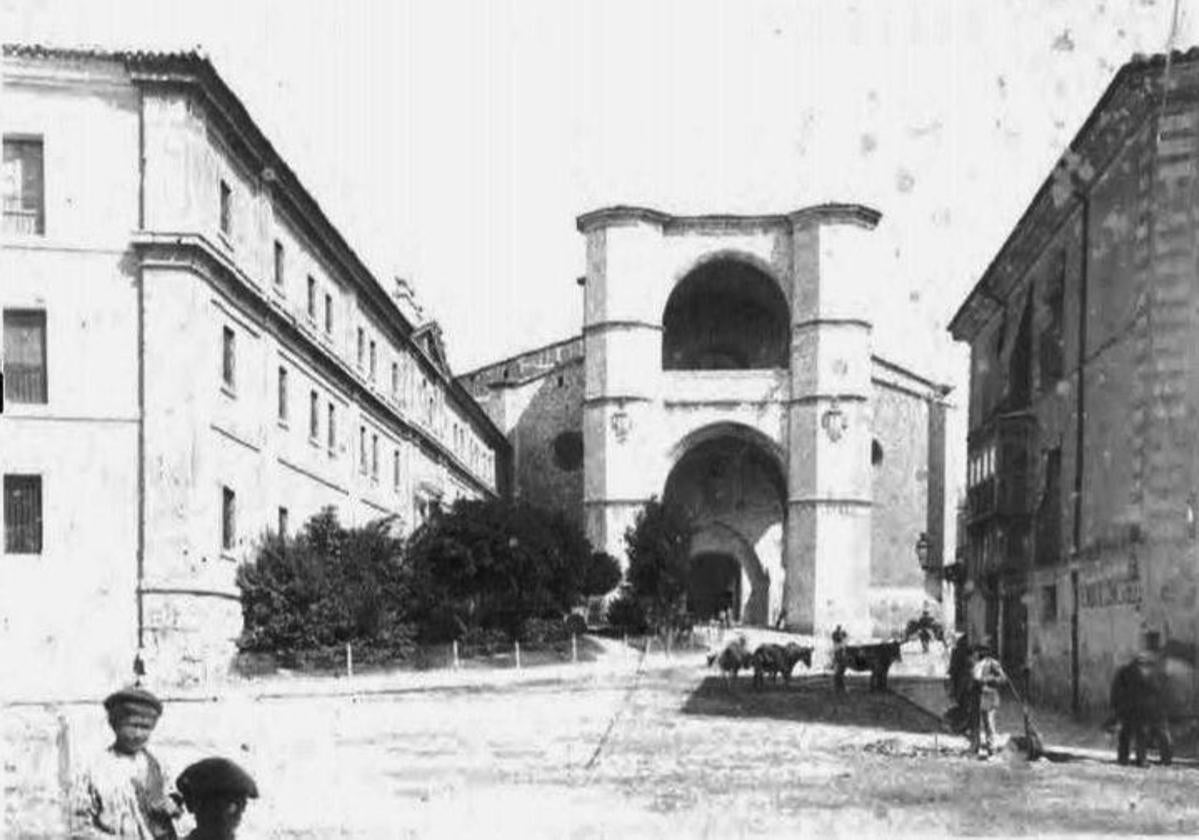 Del primer castillo de Valladolid al monasterio de San Benito