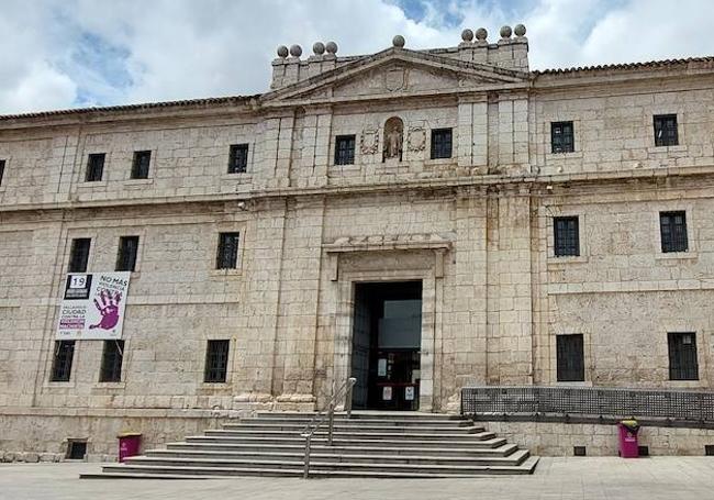 Fachada principal del convento, perteneciente al proyecto de Juan Ribero de Rada.