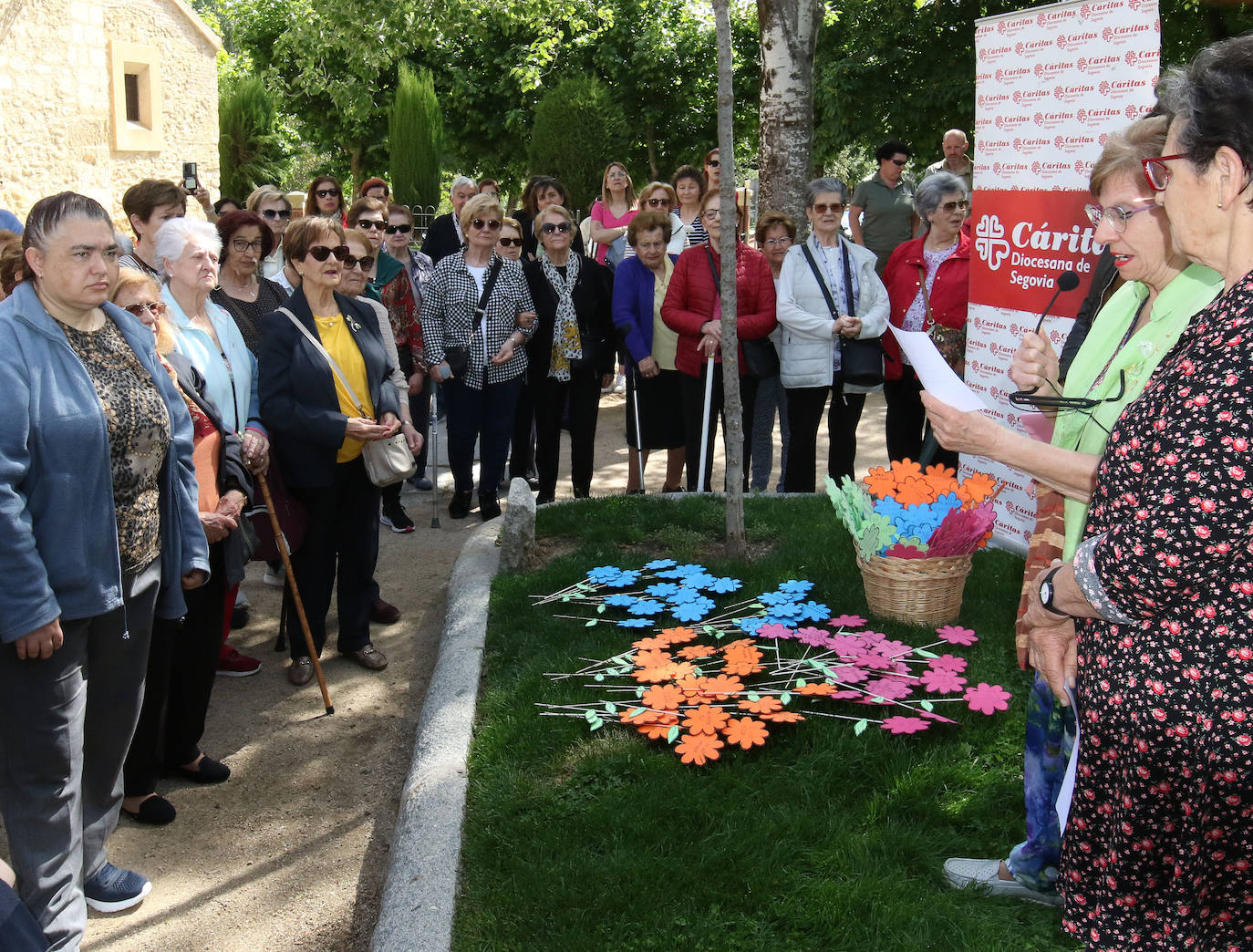 Plantación simbólica contra el maltrato a las personas mayores