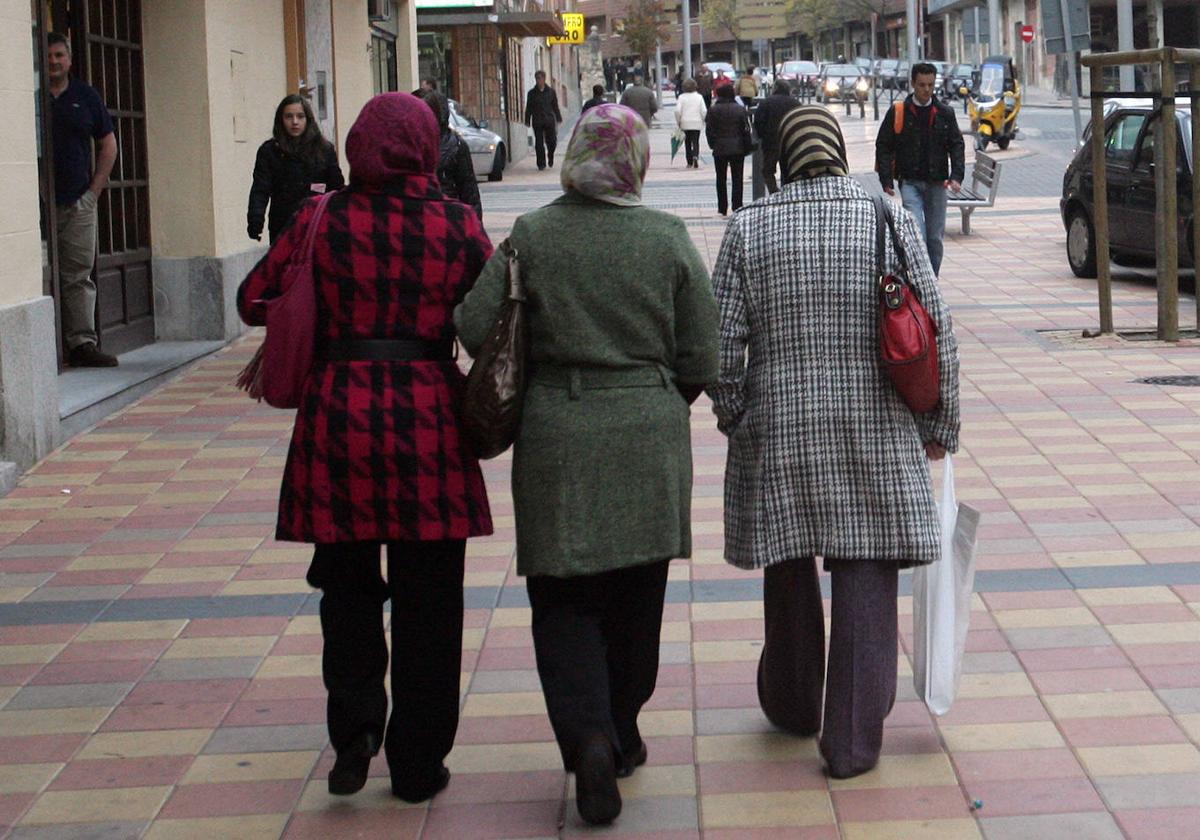 La inmigración aporta más de 2.700 vecinos e impulsa la recuperación del padrón