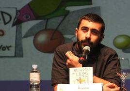 El artista Rayden en la edición 49 de la Feria del Libro en Valladolid.