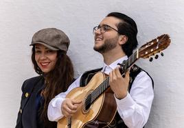 La cantaora Sandra Carrasco y del guitarrista David Arahal