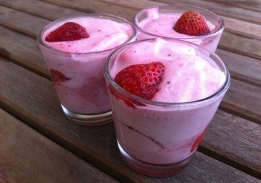 Sorbete de fresa con cinco ingredientes