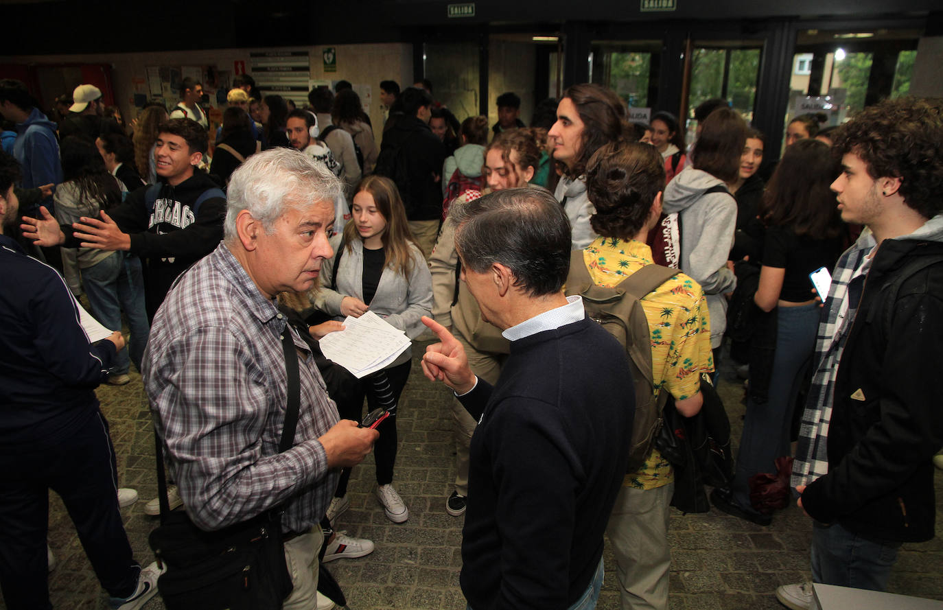 Nervios en la primera jornada de la EBAU