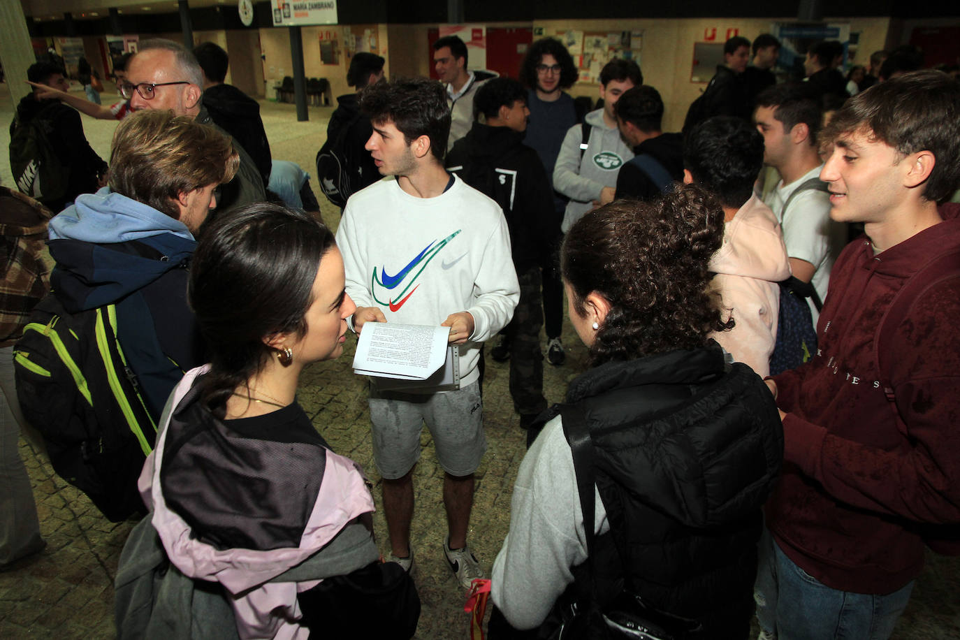 Nervios en la primera jornada de la EBAU