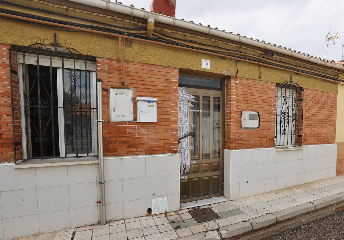 Vivienda donde residían las gemelas fallecidas.