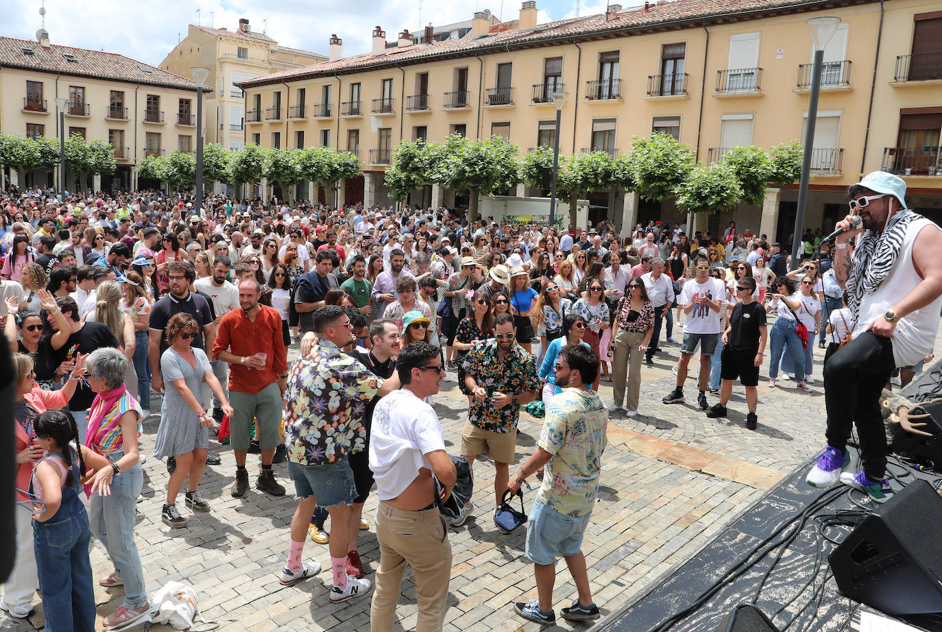 La animación del Sonora invade plazas y calles