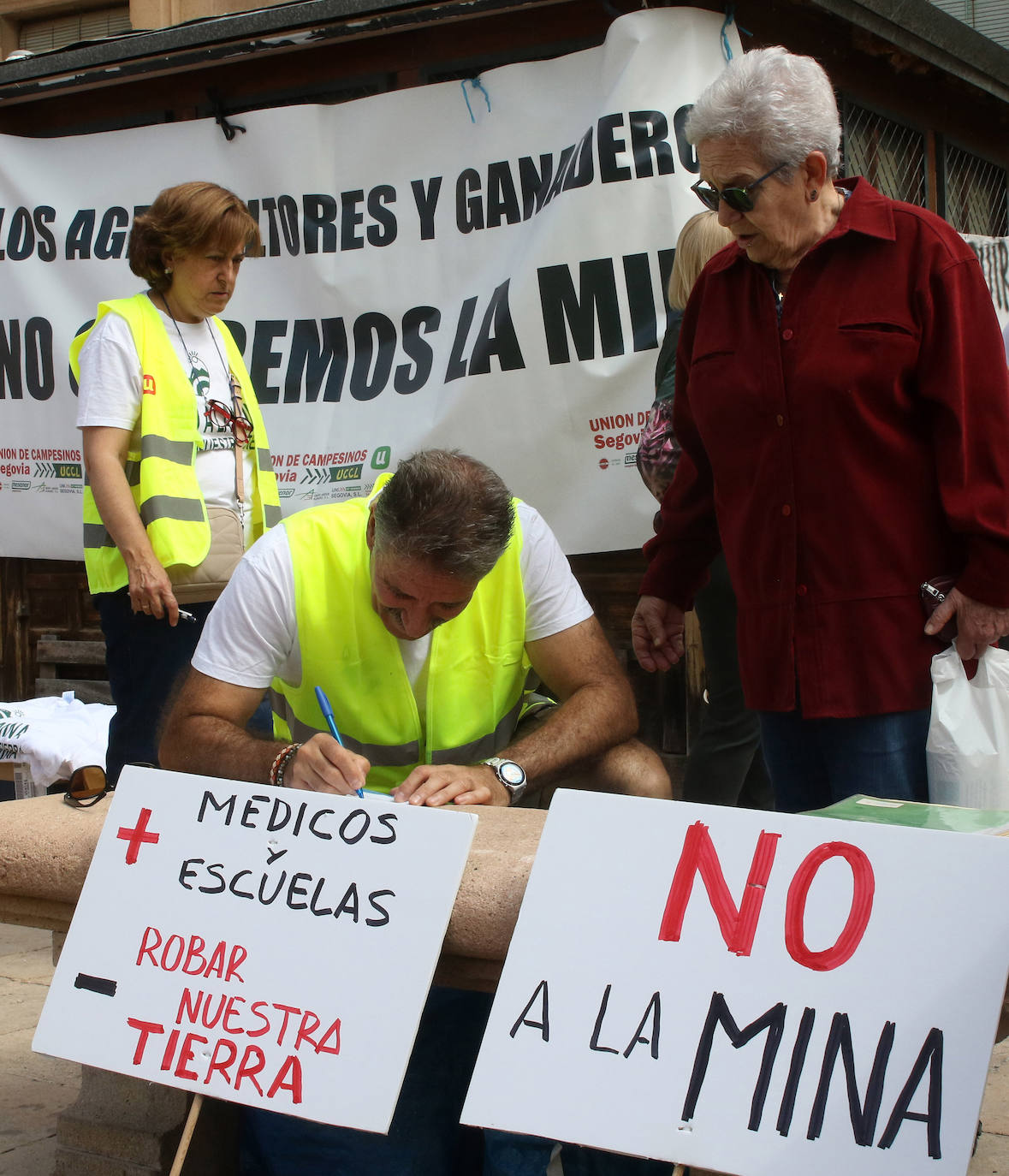 Protesta contra la mina