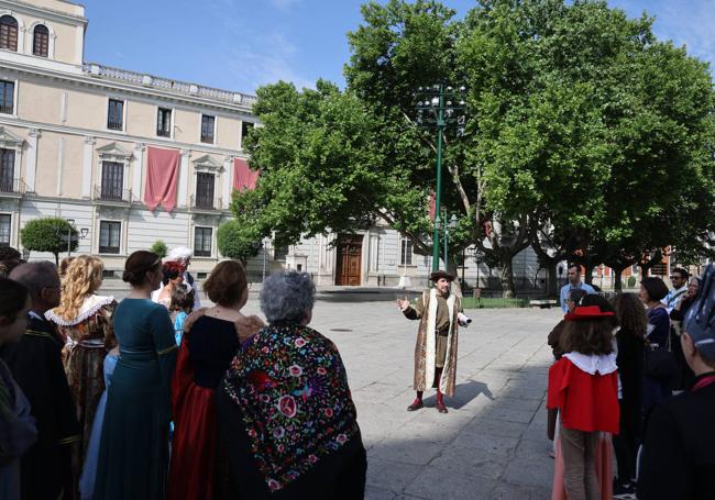 Miguel Cidoncha, como Francisco de los Cobos, en el inicio de la ruta.