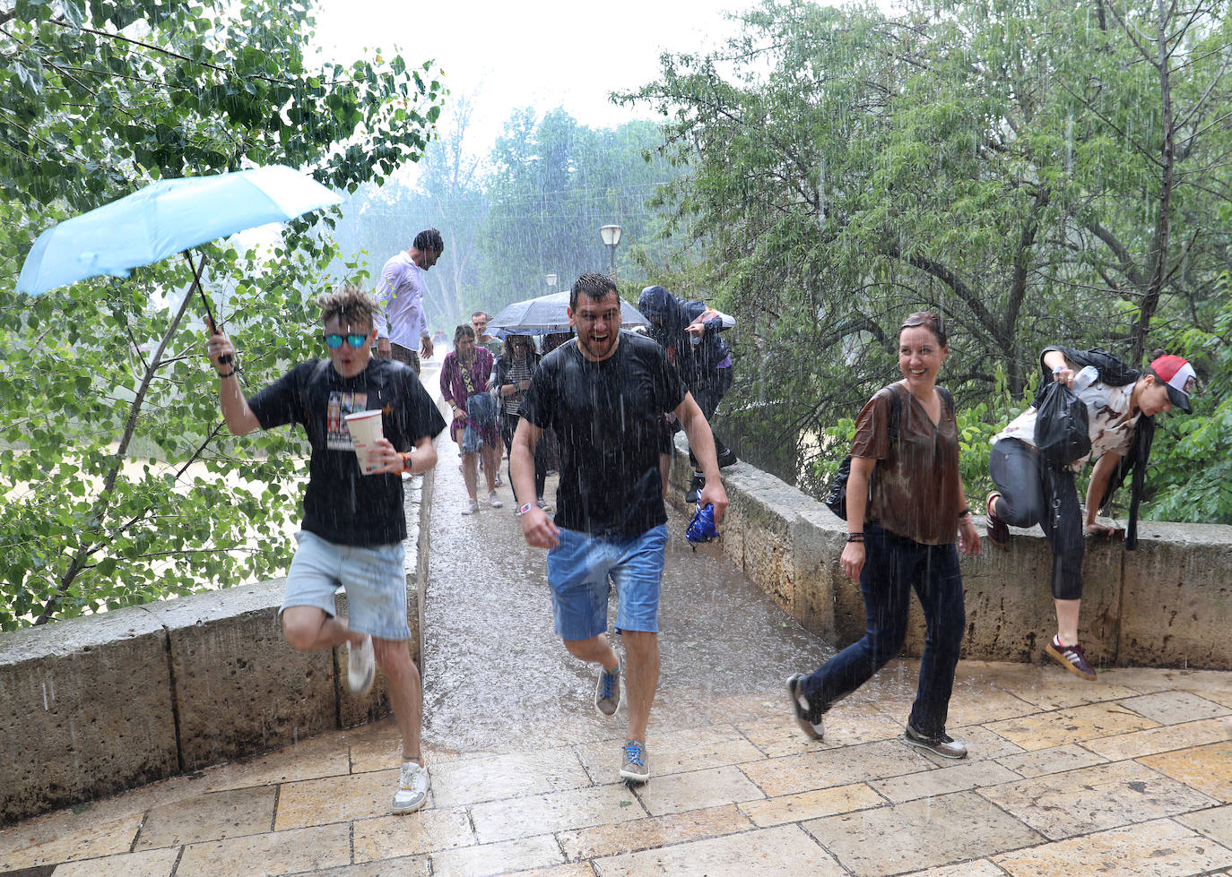 La lluvia cierra un exitoso festival musical