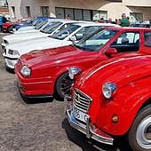 Los coches clásicos invaden las fiestas de Guardo