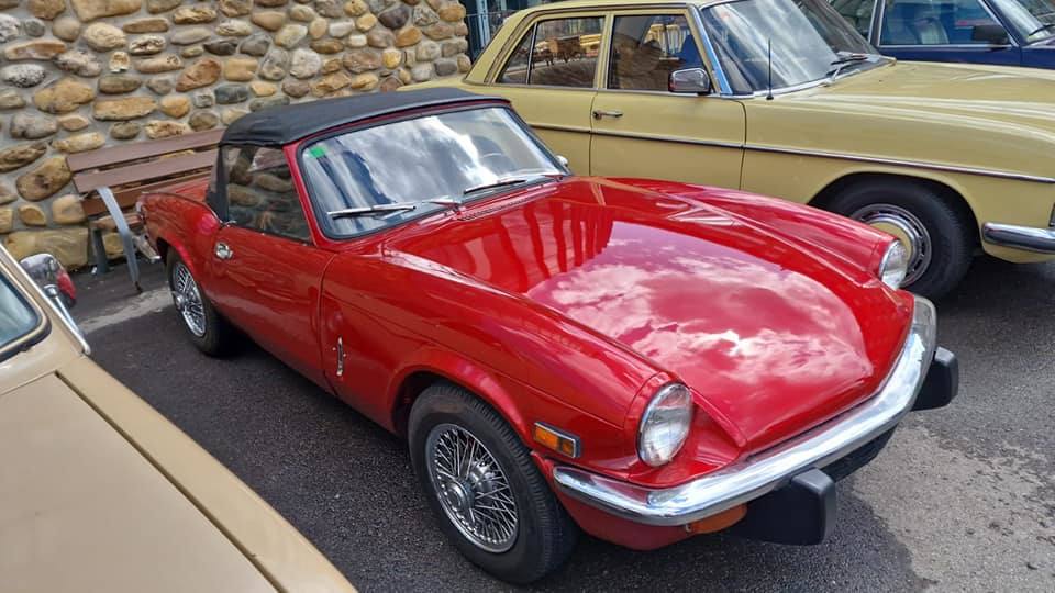 Los coches clásicos invaden las fiestas de Guardo
