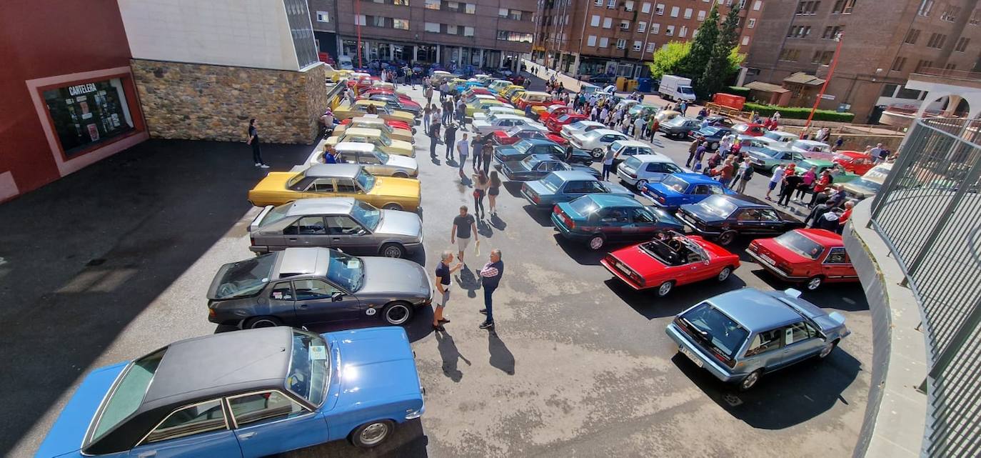 Los coches clásicos invaden las fiestas de Guardo