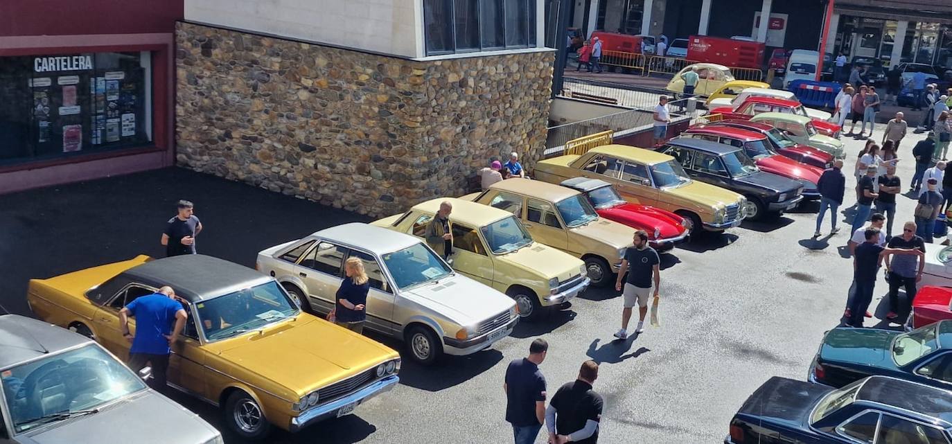 Los coches clásicos invaden las fiestas de Guardo