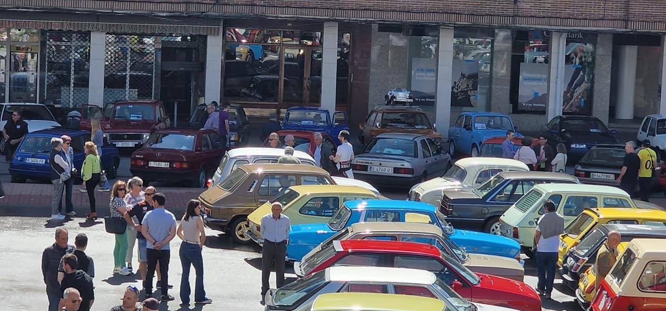 Los coches clásicos invaden las fiestas de Guardo