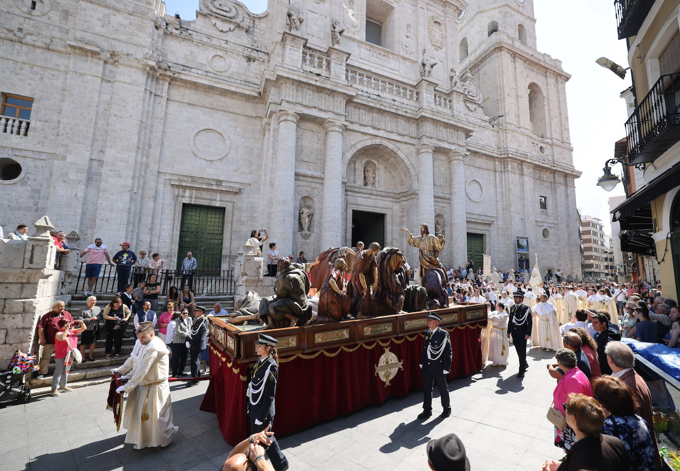 El Corpus Christi llena de luz las calles de Valladolid