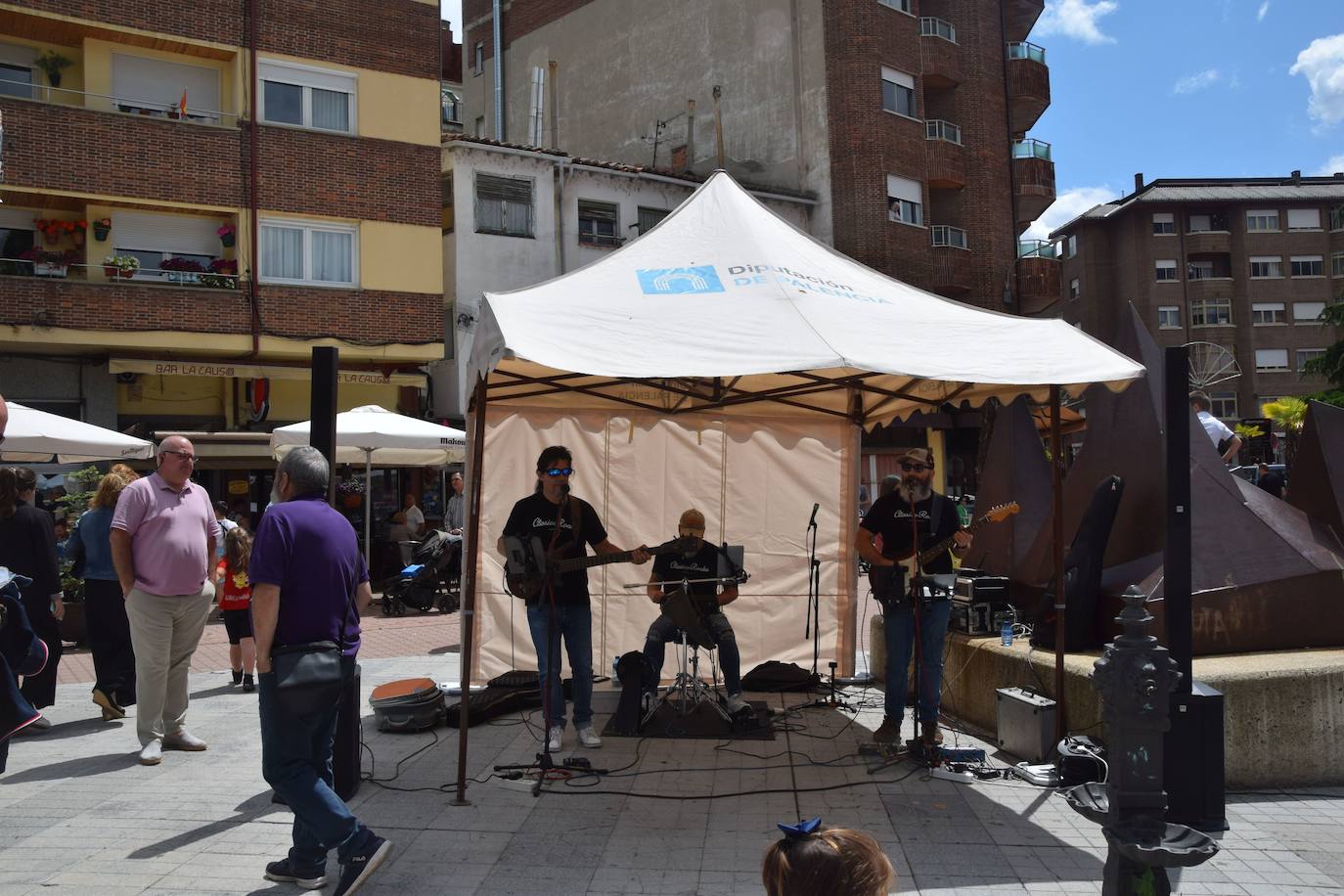 Guardo saborea los buenos alimentos de Palencia