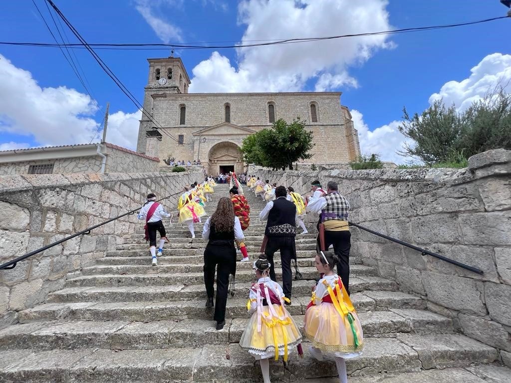 Cevico de la Torre revive la tradición del Corpus
