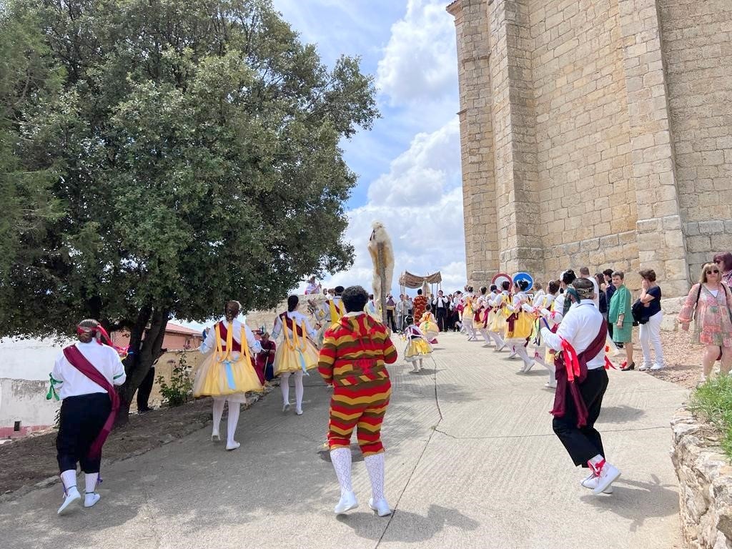 Cevico de la Torre revive la tradición del Corpus