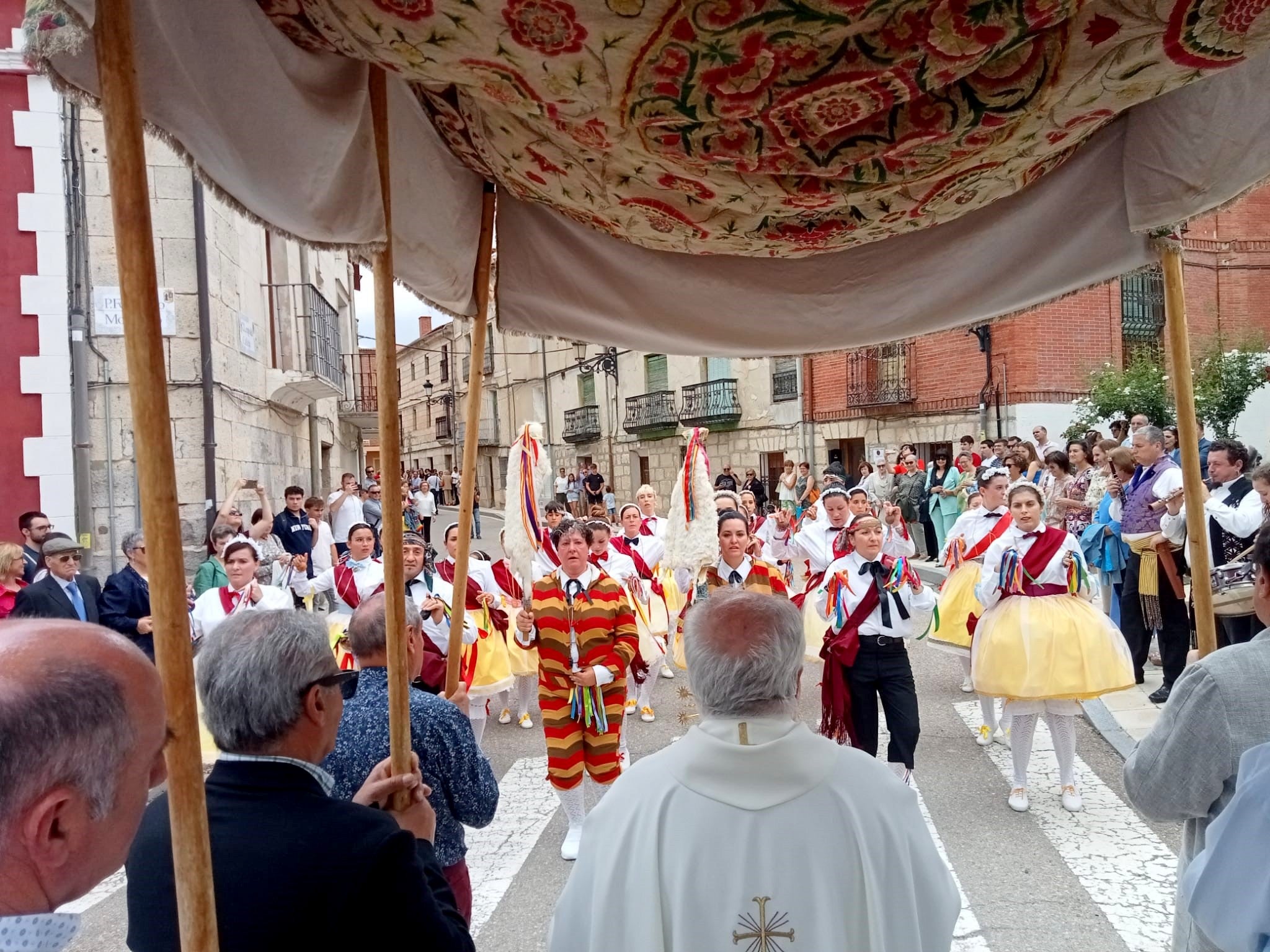 Cevico de la Torre revive la tradición del Corpus