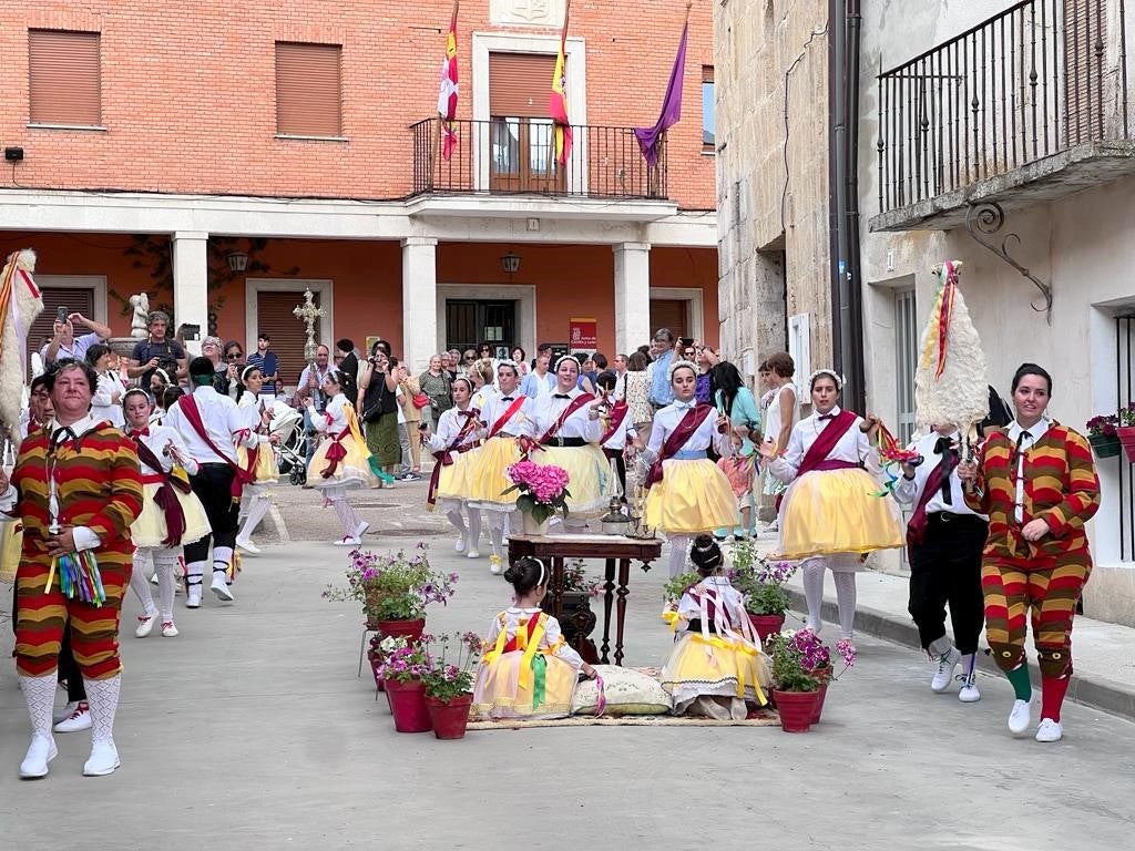 Cevico de la Torre revive la tradición del Corpus