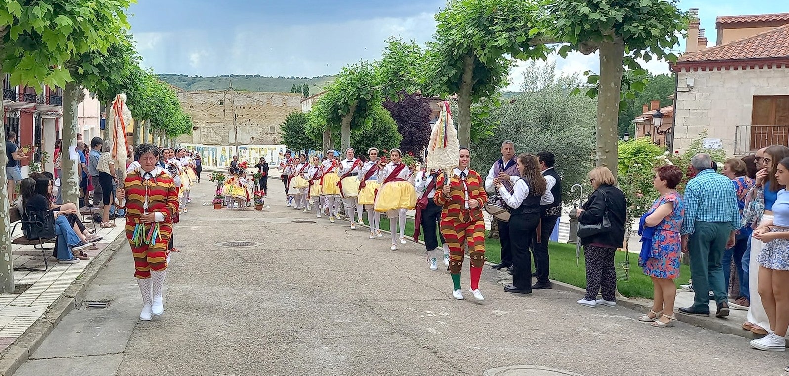 Cevico de la Torre revive la tradición del Corpus