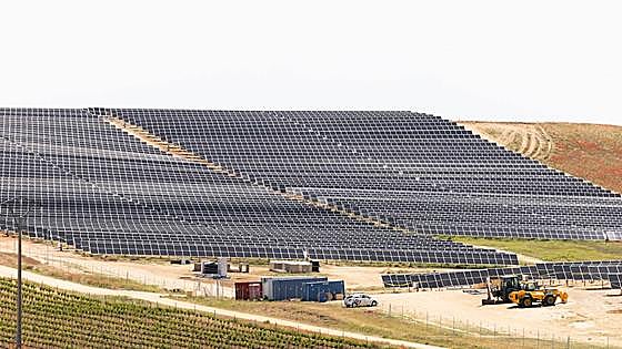 Licitadas las obras para implantar energía fotovoltaica en el Alto de Villares