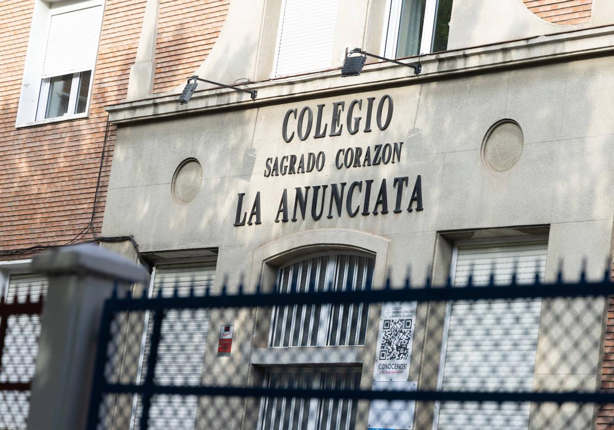 Fachada del colegio de las Dominicas en la capital vallisoletana.