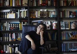 Elvira Mínguez, en su casa de Madrid.