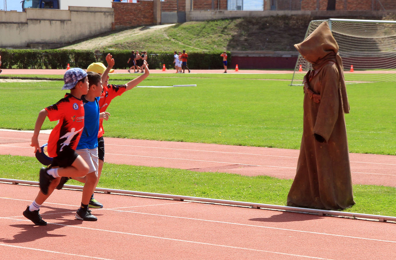 Girathón solidario en las pistas de atletismo
