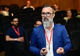 Aritza Brizuela, durante su conferencia.