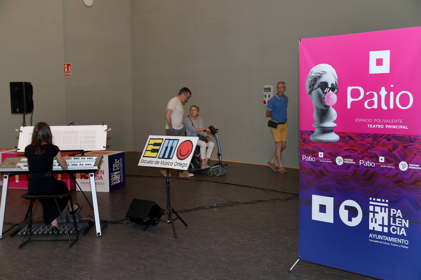 El Patio del Teatro Principal se abre a los palentinos