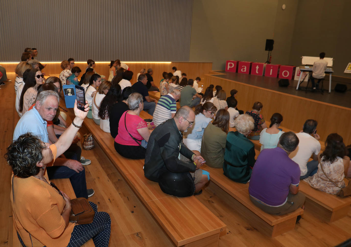 El Patio del Teatro Principal se abre a los palentinos