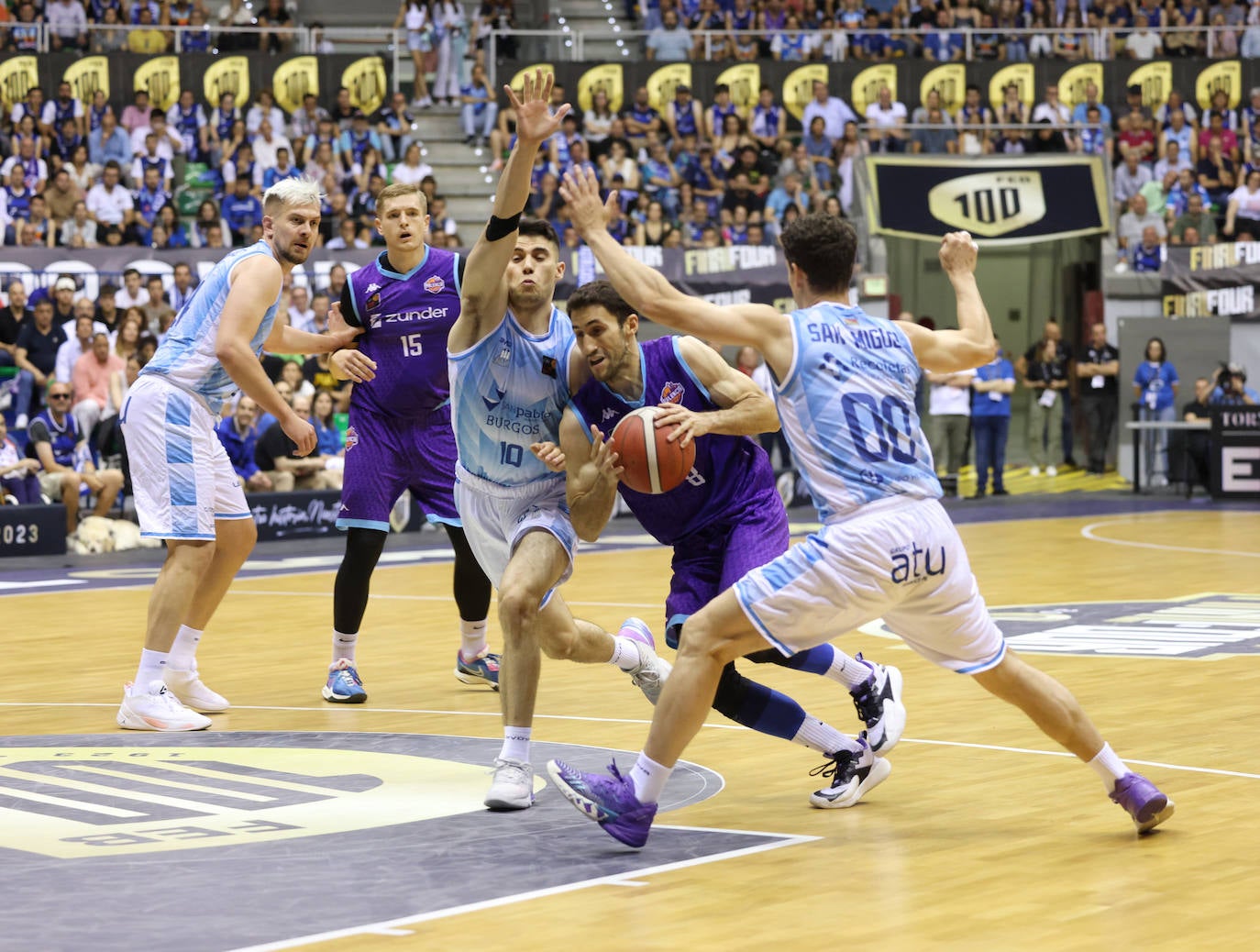 El Palencia Zunder se ha impuesto al Burgos (95 - 83) en la final