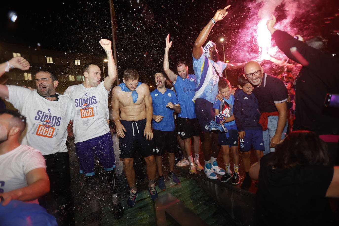 El Zunder Palencia celebra el ascenso a ACB en la Plaza de España