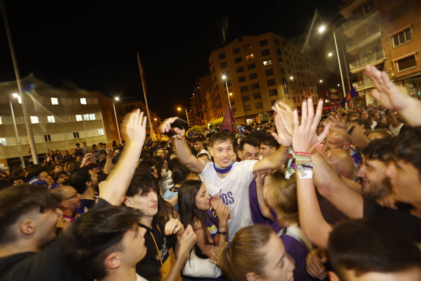 El Zunder Palencia celebra el ascenso a ACB en la Plaza de España