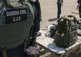 Preparativos de un operativo del Grupo de Acción Rápida de la Guardia Civil.