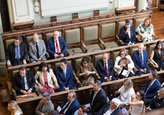 Los once concejales del PSOE y los dos de Valladolid Toma la Palabra que conforma la oposición municipal en el Ayuntamiento de Valladolid.