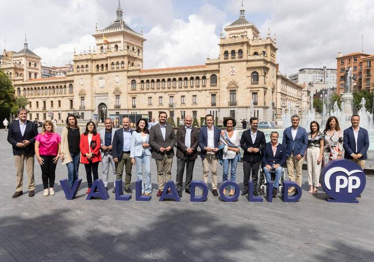 José Andrés Sanz, Sonia Alonso, Pilar Peña, María Luisa Escalante, Jesús Zancada, Carlos Paramio, Arenales Serrano, José Ángel Alonso, Jesús Julio Carnero (Senado); Conrado Íscar (presidente provincial); Mercedes Cantalapiedra, Eduardo Carazo, Ignacio Tremiño, Alberto Plaza, Alicia Sanz, Mercedes Motrel, César López.