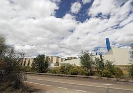 Instalaciones de Lingotes Especiales en la carretera de Fuensaldaña.