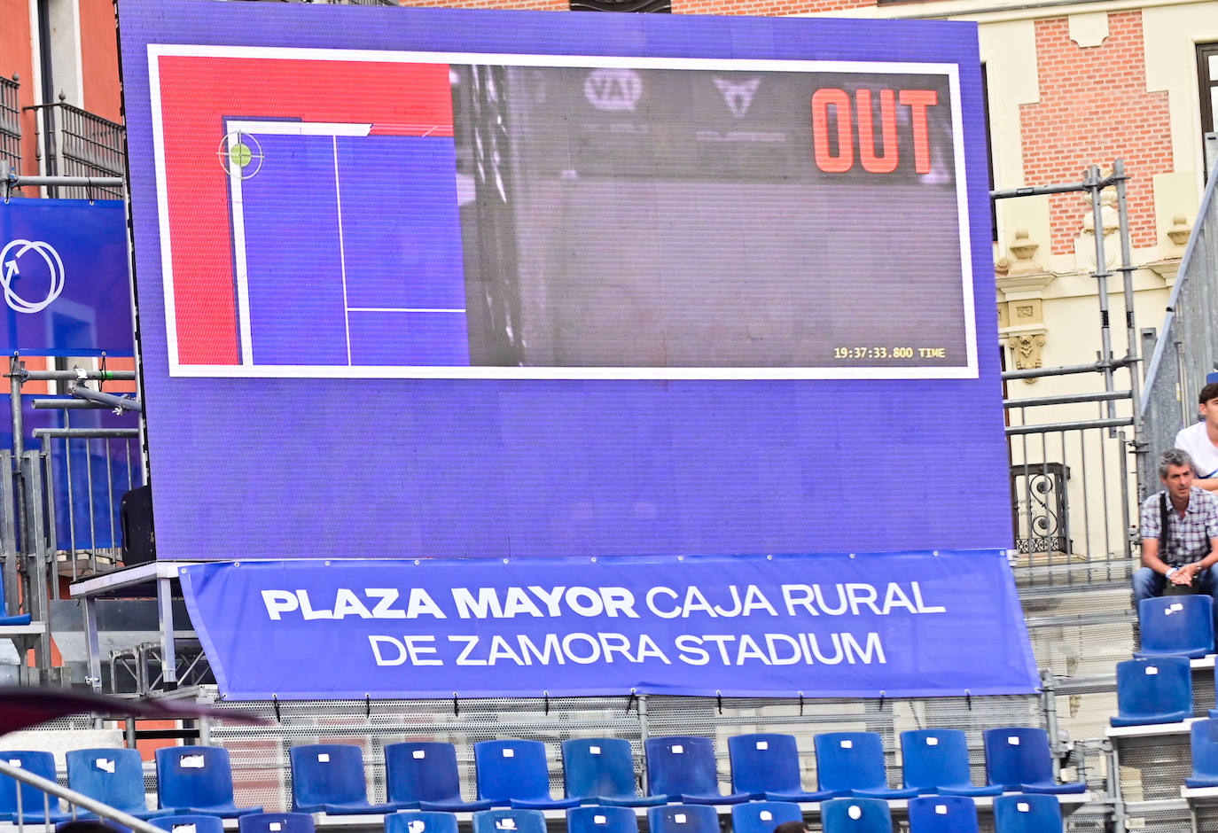 La primera jornada del World Padel Tour en la Plaza Mayor de Valladolid