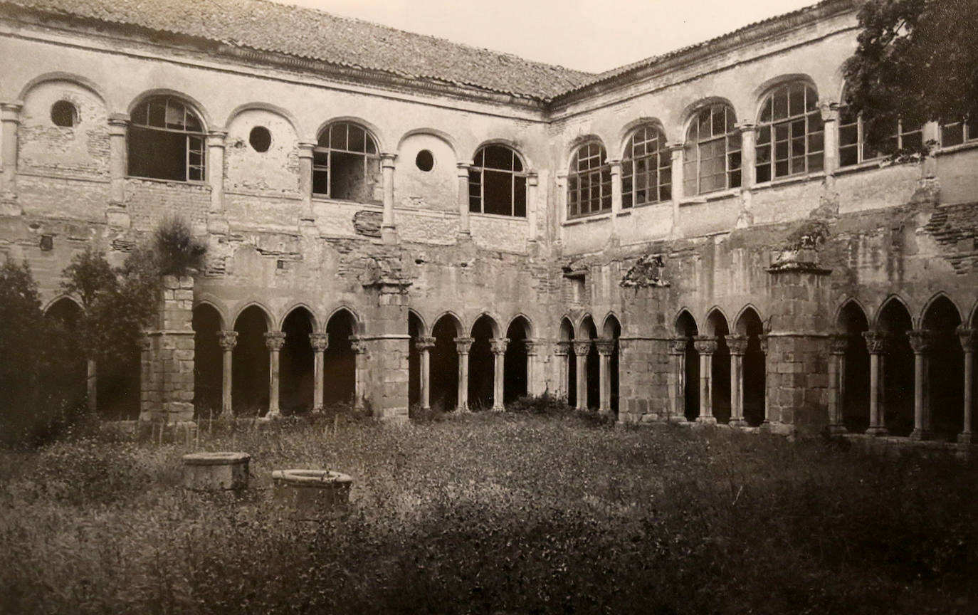 Claustro del monasterio de Santa Maria la Real de Nieva