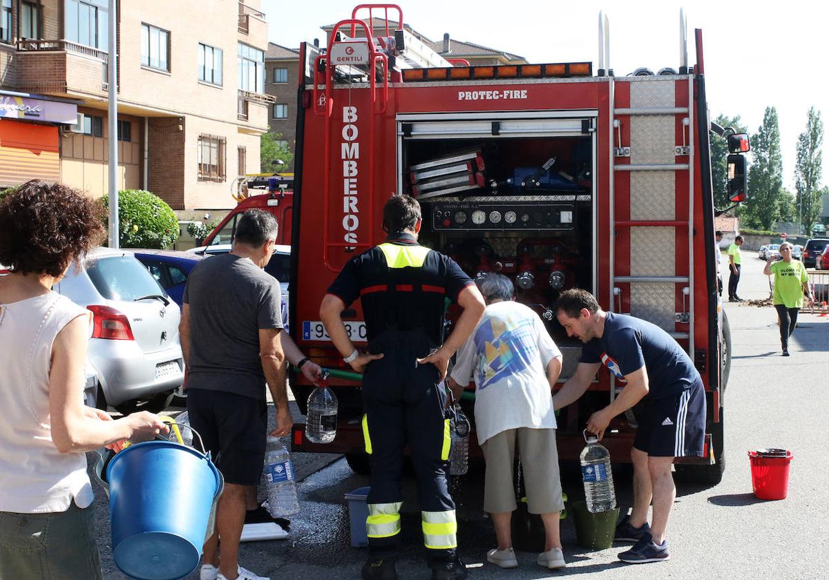 Avería en la red de agua de La Albuera