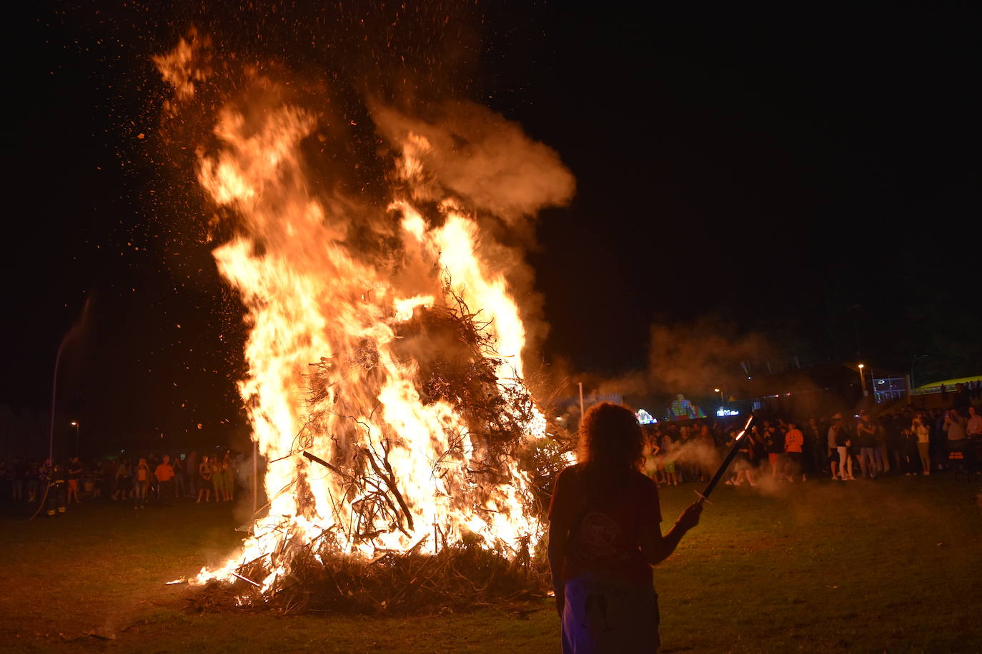 Aguilar vibra con la procesión de antorchas y la hoguera