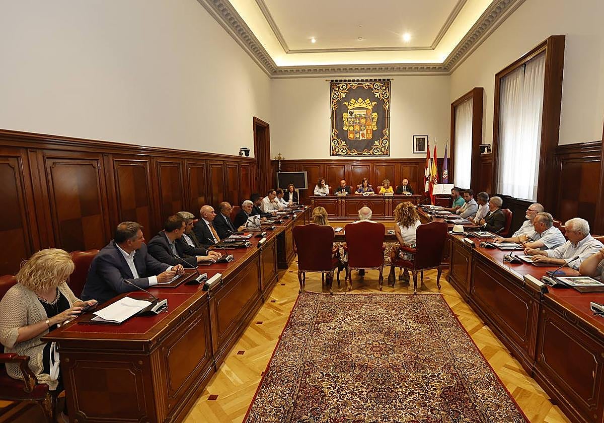 La Diputación de Palencia cierra el mandato con nueve despedidas